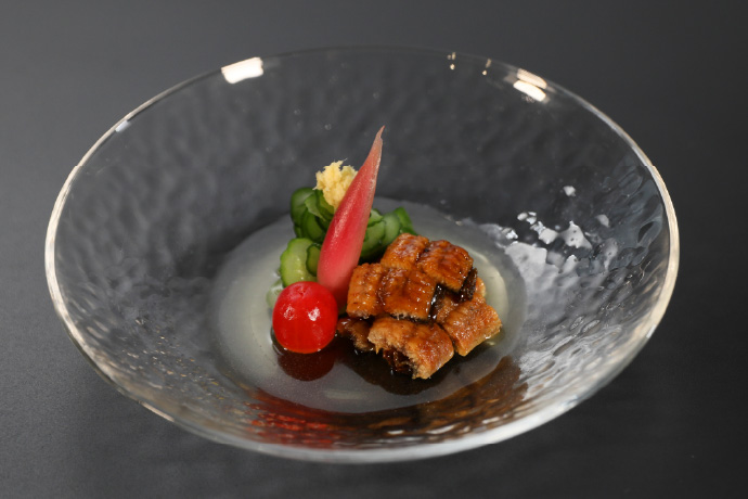 鰻の蒲焼きと胡瓜の酢の物 さっぱりと味わう うざく