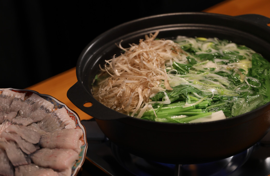 鰻みやび鍋（活け骨切り鰻または塩白焼き鰻から選べるコース）